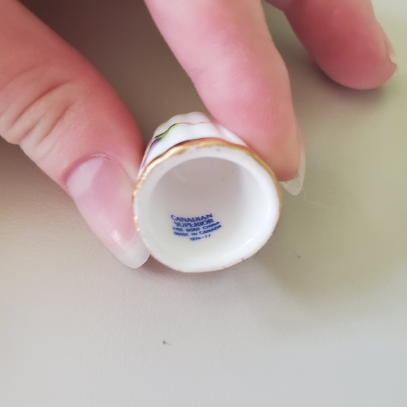 Canadian Superior Fine Bone China Dish & Thimble - Picture 6 of 14